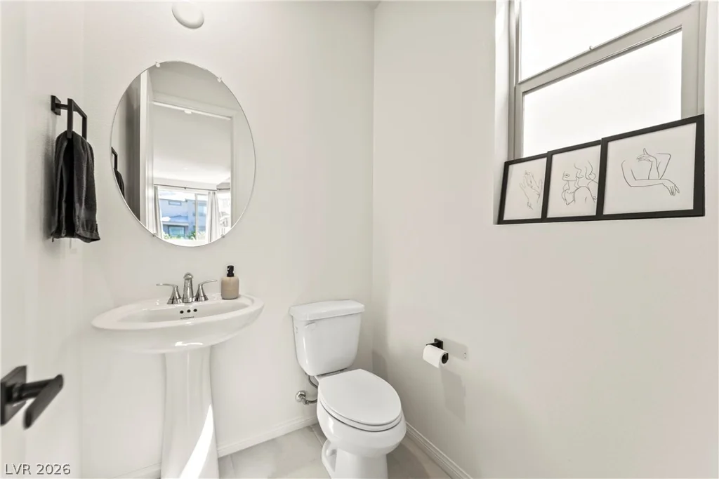 1537 Little Penguin, Las Vegas, NV 89138