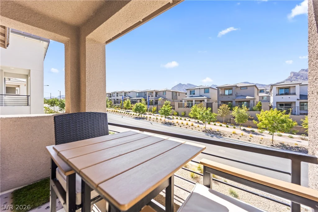 1537 Little Penguin, Las Vegas, NV 89138