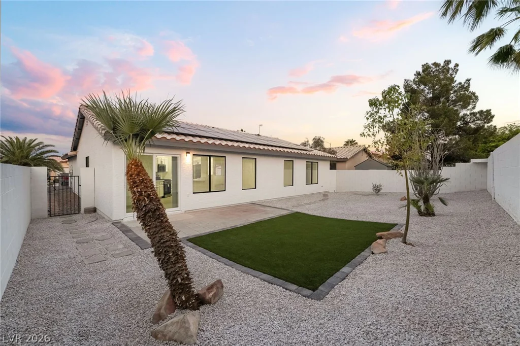 5231 Salmon Run, North Las Vegas, NV 89031