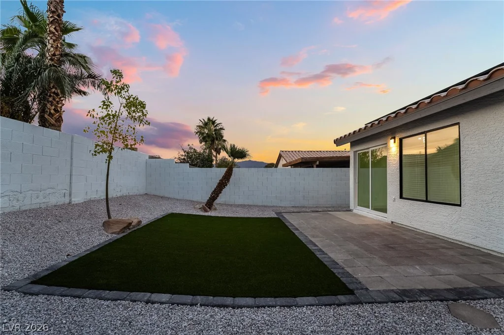 5231 Salmon Run, North Las Vegas, NV 89031