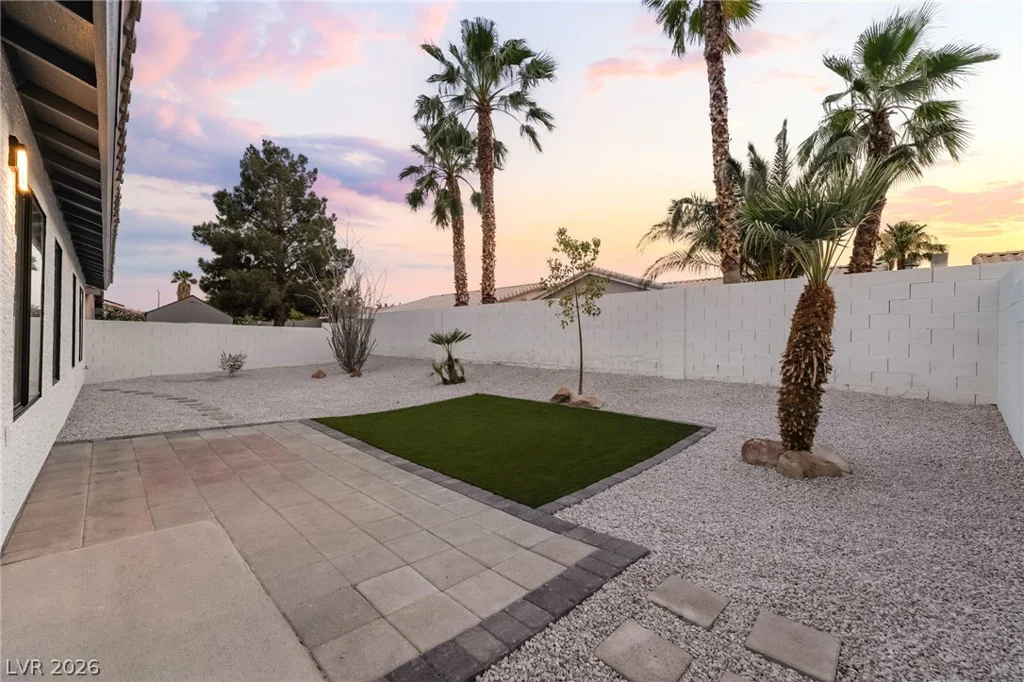 5231 Salmon Run, North Las Vegas, NV 89031
