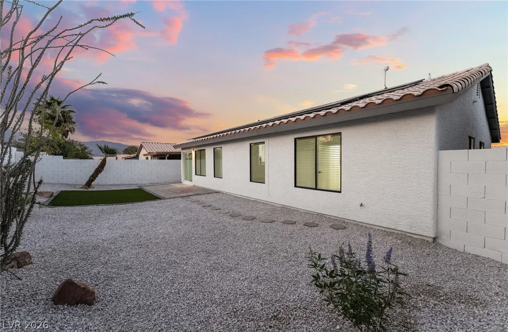 5231 Salmon Run, North Las Vegas, NV 89031