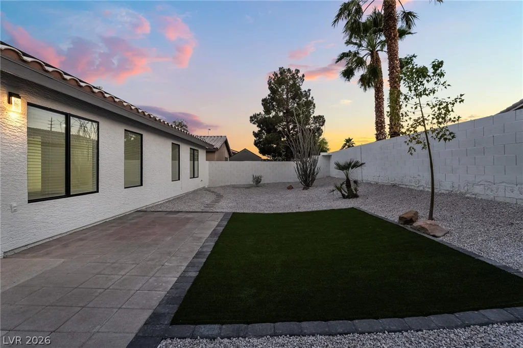 5231 Salmon Run, North Las Vegas, NV 89031