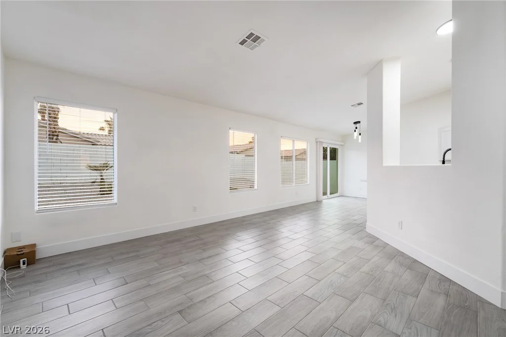 5231 Salmon Run, North Las Vegas, NV 89031