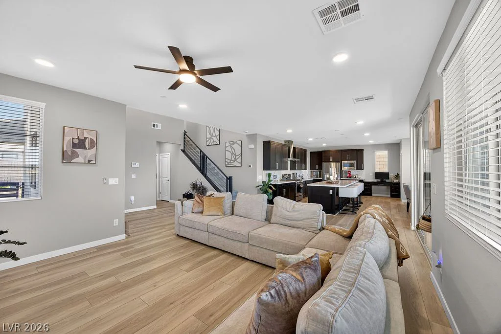 10255 Vonbulin, Las Vegas, NV 89166