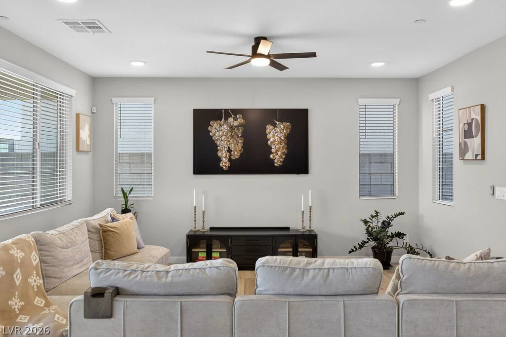 10255 Vonbulin, Las Vegas, NV 89166