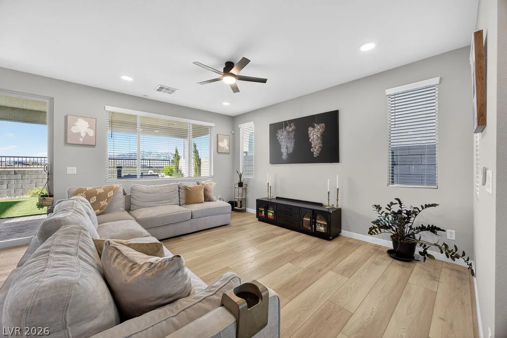 10255 Vonbulin, Las Vegas, NV 89166