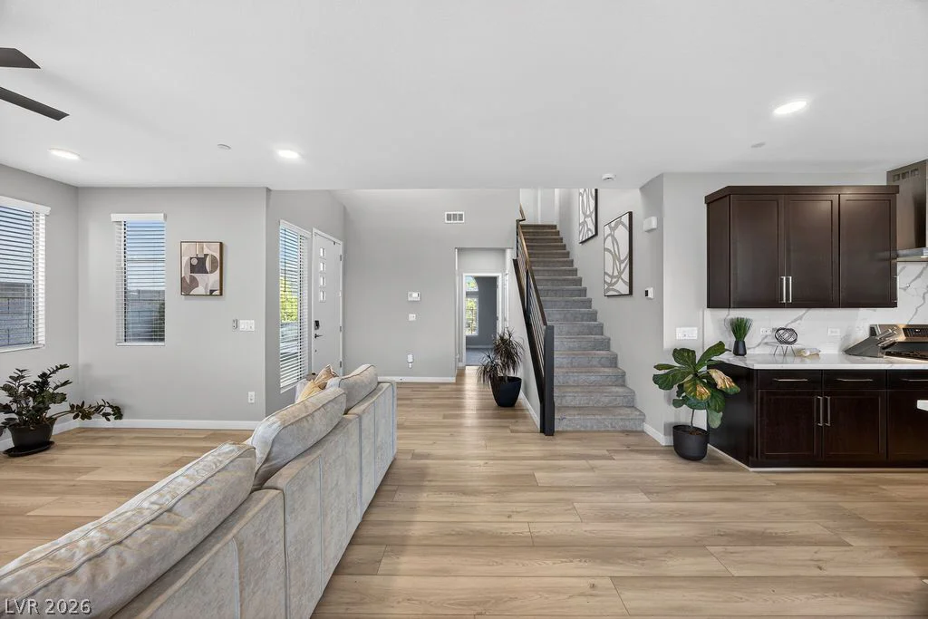 10255 Vonbulin, Las Vegas, NV 89166