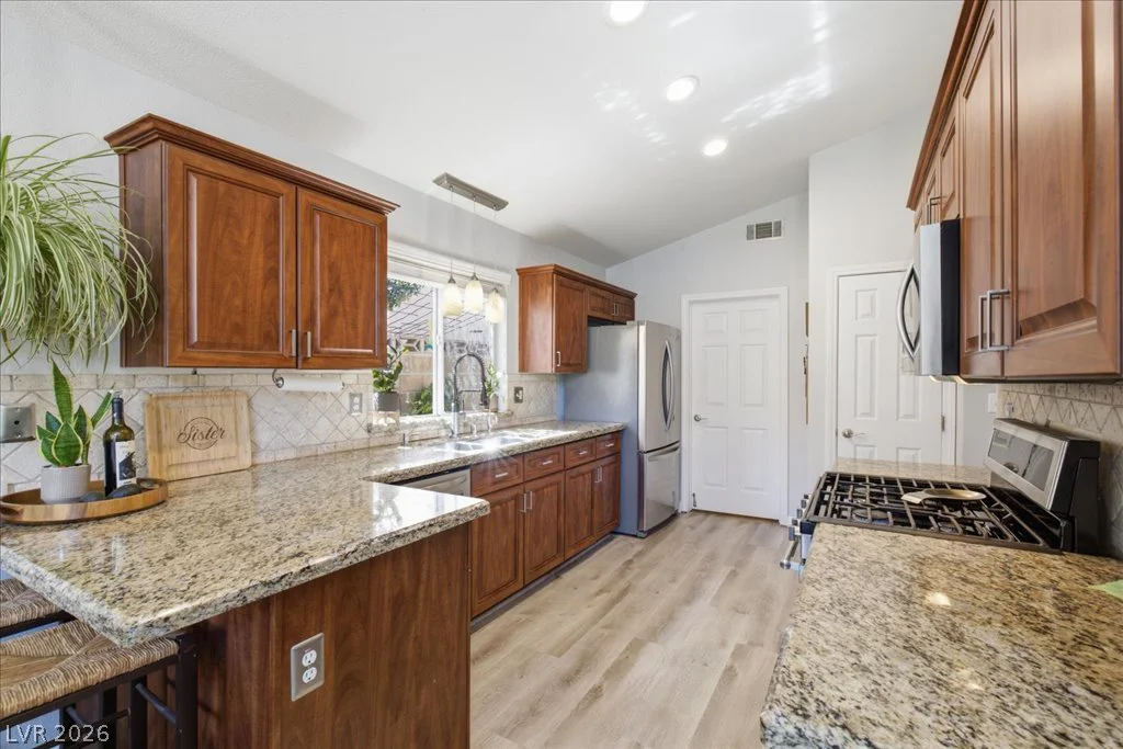 8133 Bay Springs, Las Vegas, NV 89128