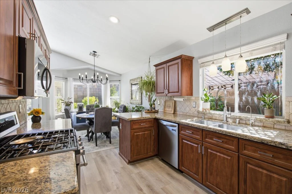 8133 Bay Springs, Las Vegas, NV 89128