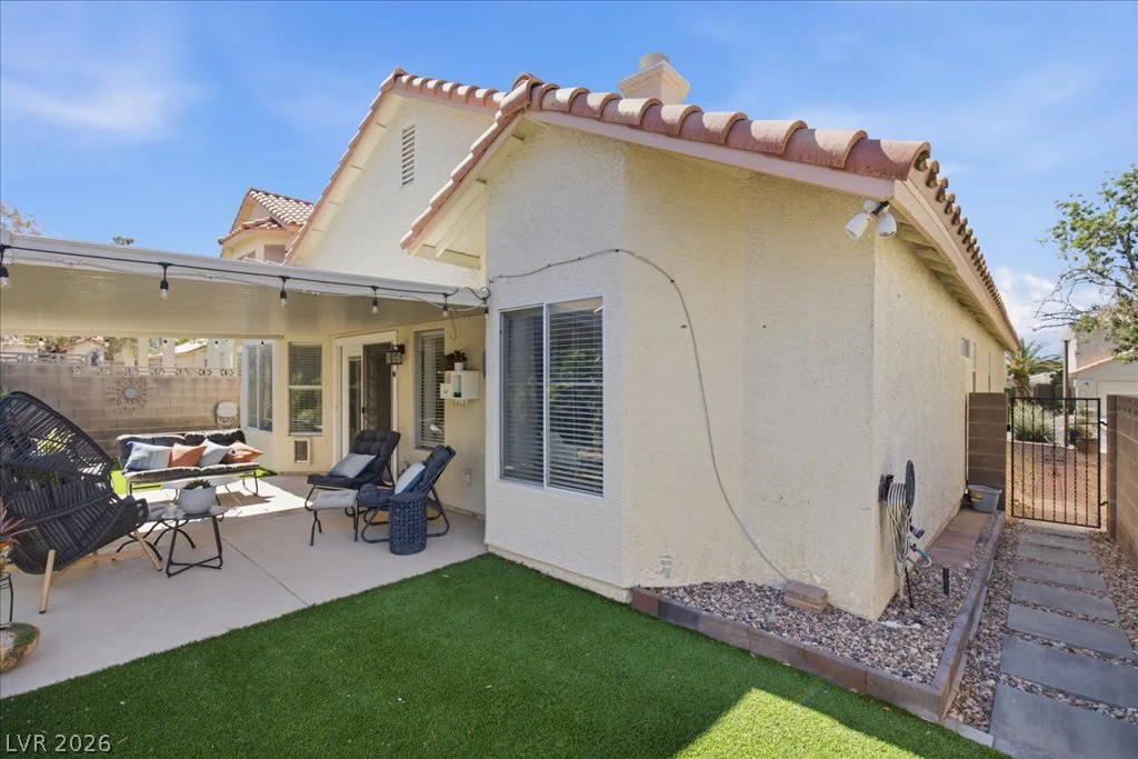 8133 Bay Springs, Las Vegas, NV 89128
