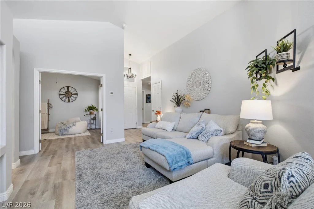 8133 Bay Springs, Las Vegas, NV 89128