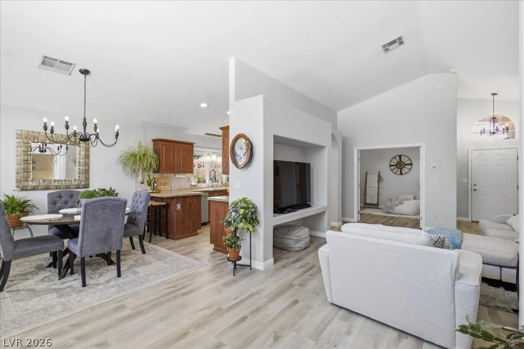 8133 Bay Springs, Las Vegas, NV 89128