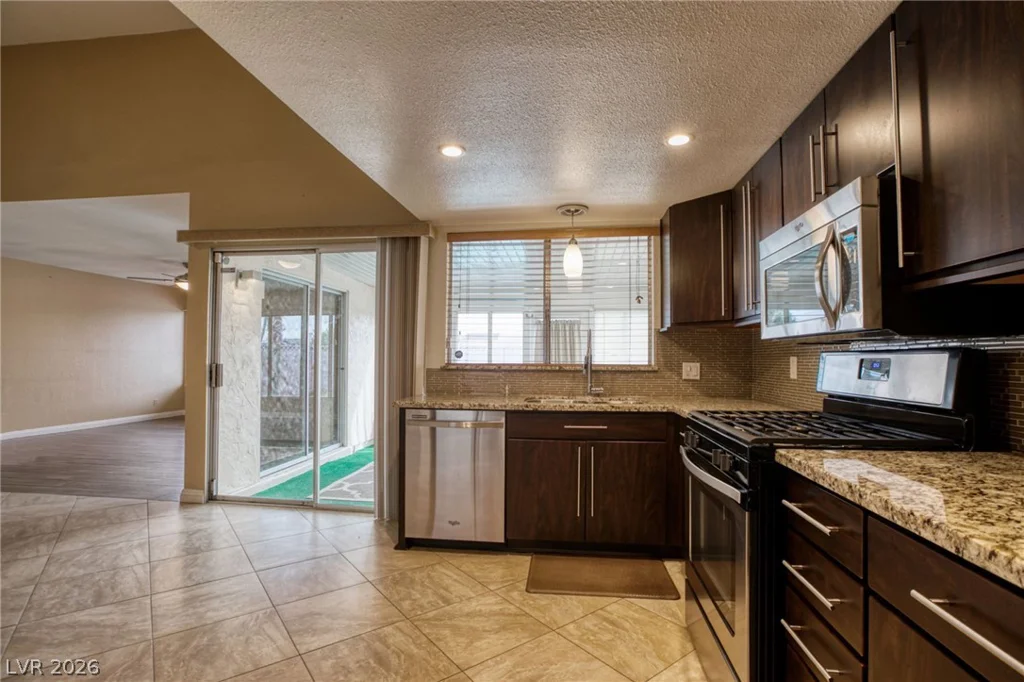 3956 Clear View, Las Vegas, NV 89121