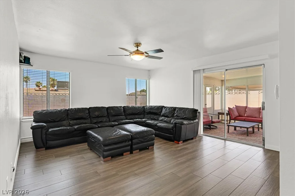 3956 Clear View, Las Vegas, NV 89121