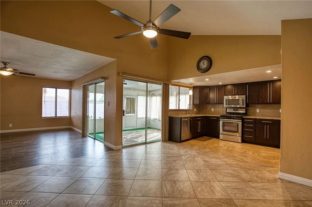 3956 Clear View, Las Vegas, NV 89121