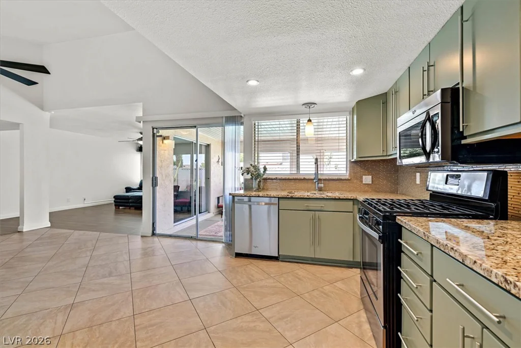 3956 Clear View, Las Vegas, NV 89121