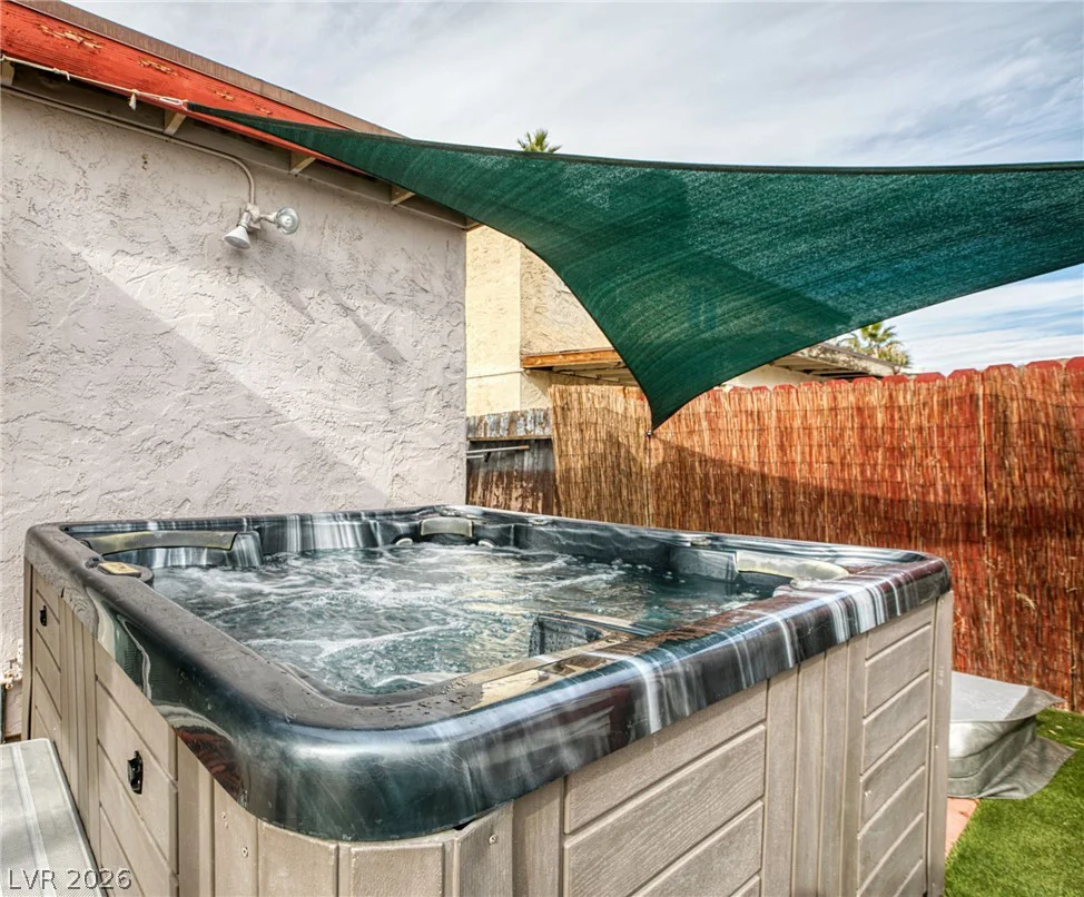 3956 Clear View, Las Vegas, NV 89121