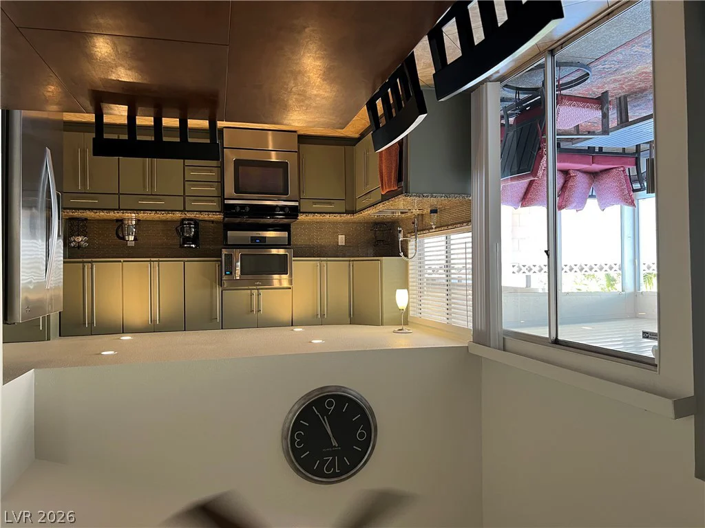3956 Clear View, Las Vegas, NV 89121