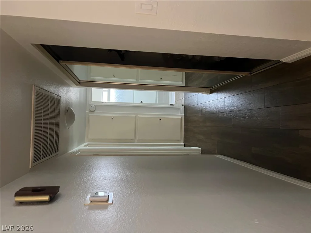 3956 Clear View, Las Vegas, NV 89121
