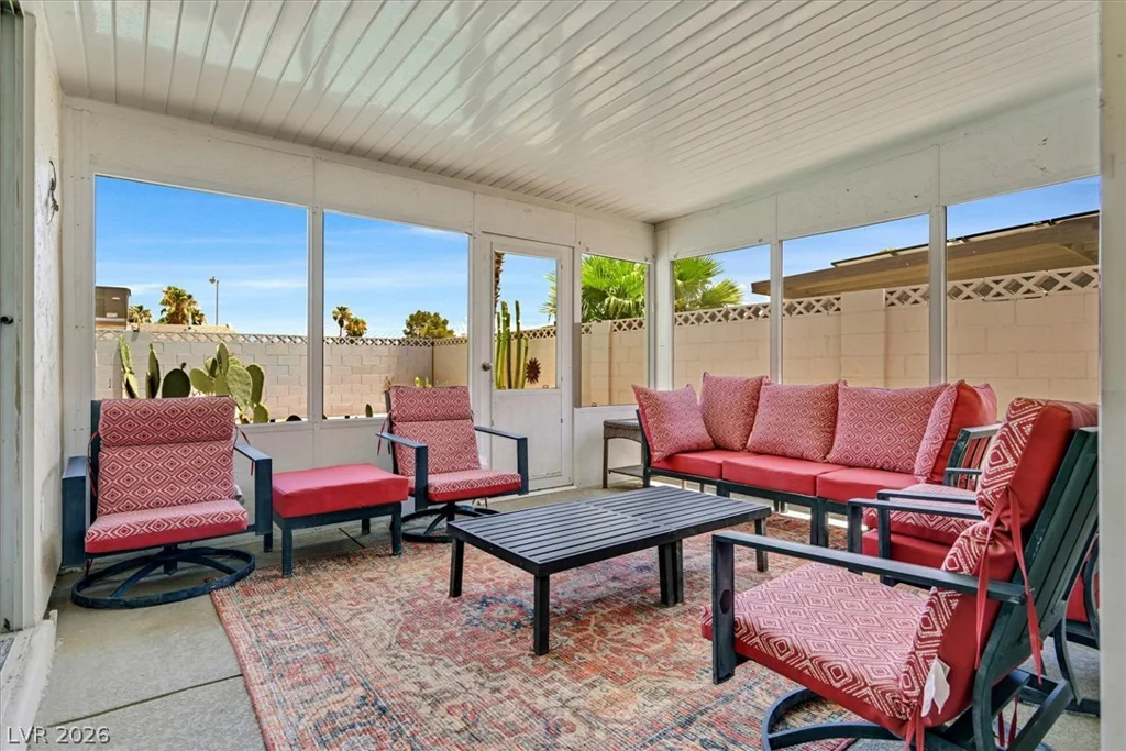 3956 Clear View, Las Vegas, NV 89121