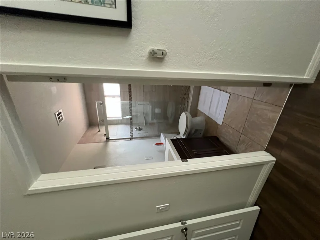 3956 Clear View, Las Vegas, NV 89121