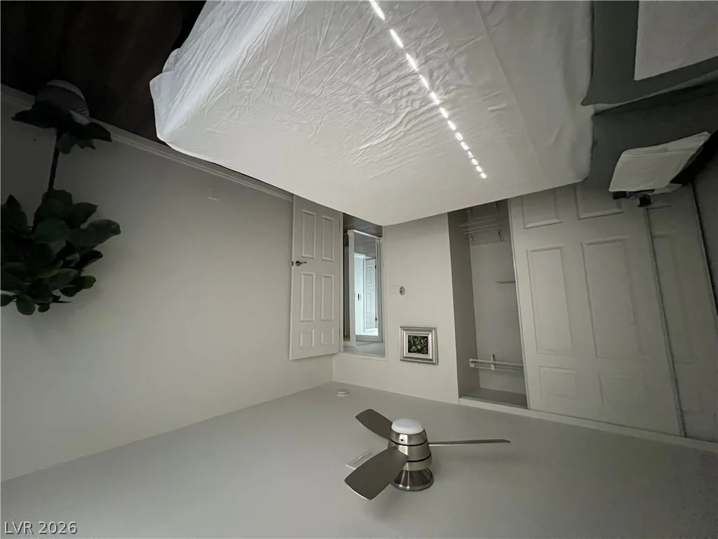 3956 Clear View, Las Vegas, NV 89121