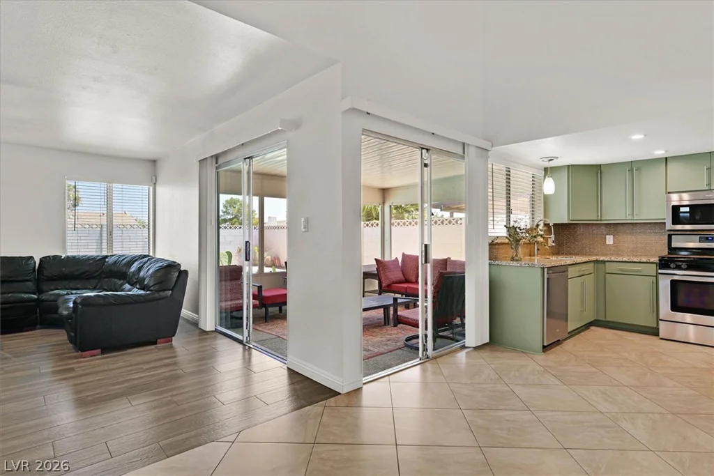 3956 Clear View, Las Vegas, NV 89121
