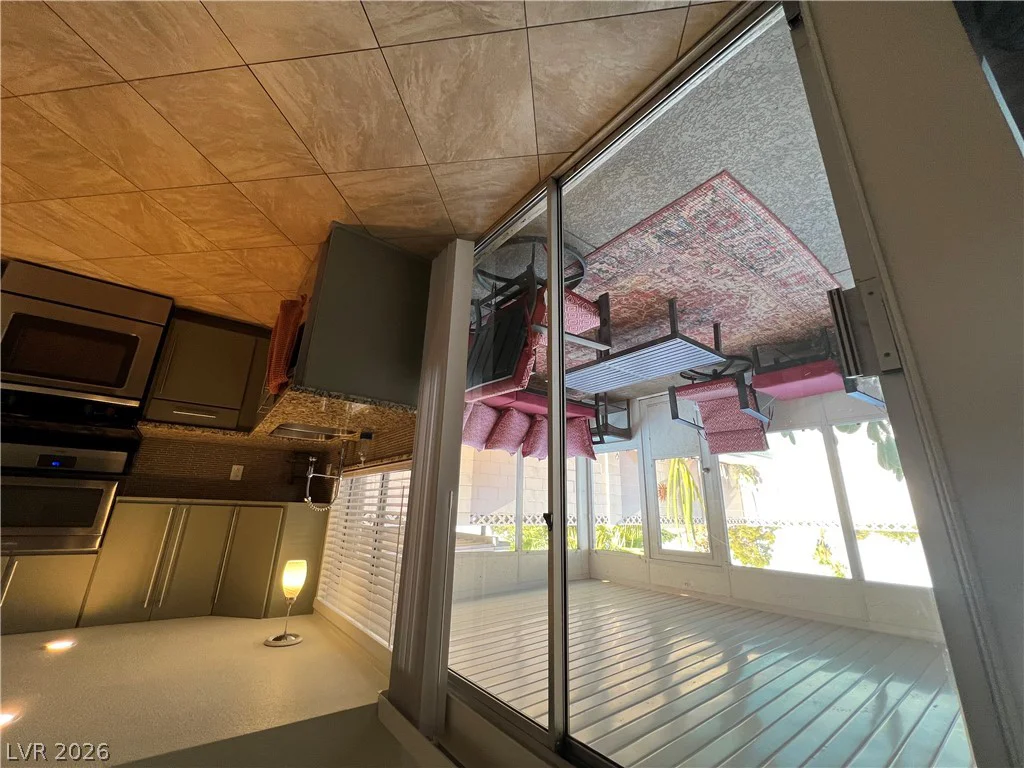 3956 Clear View, Las Vegas, NV 89121