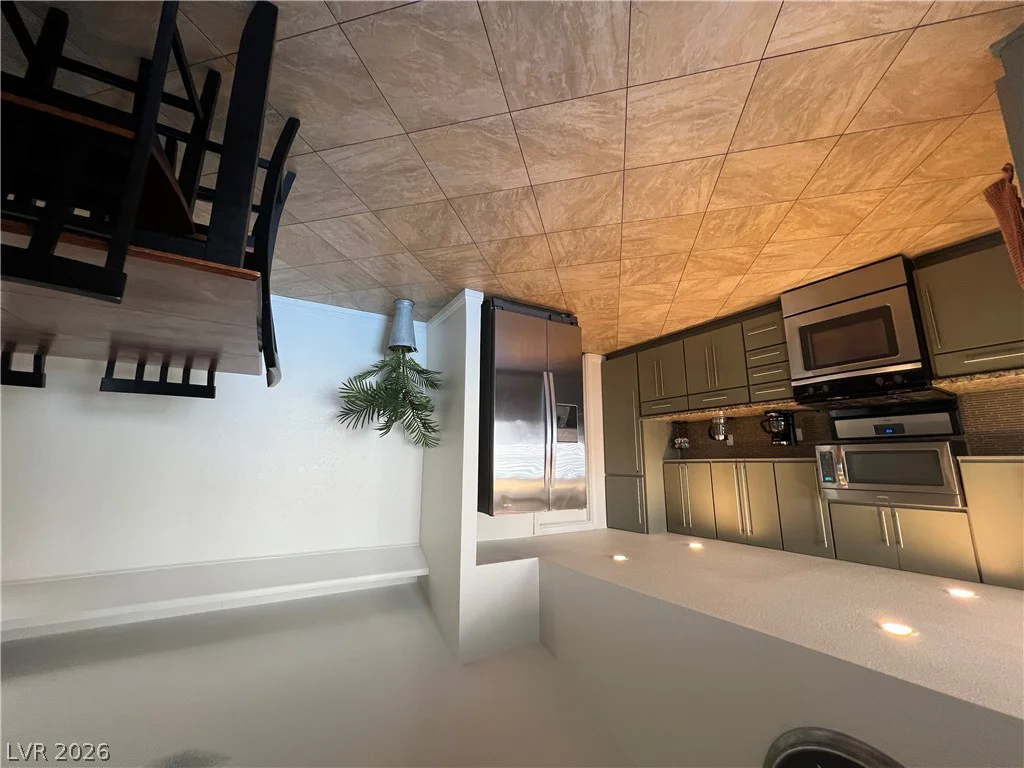 3956 Clear View, Las Vegas, NV 89121