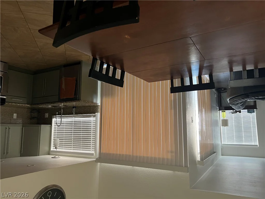 3956 Clear View, Las Vegas, NV 89121
