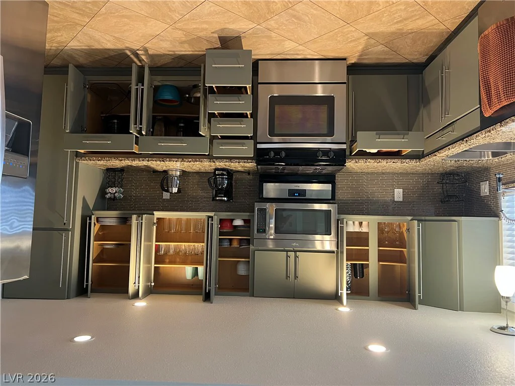 3956 Clear View, Las Vegas, NV 89121