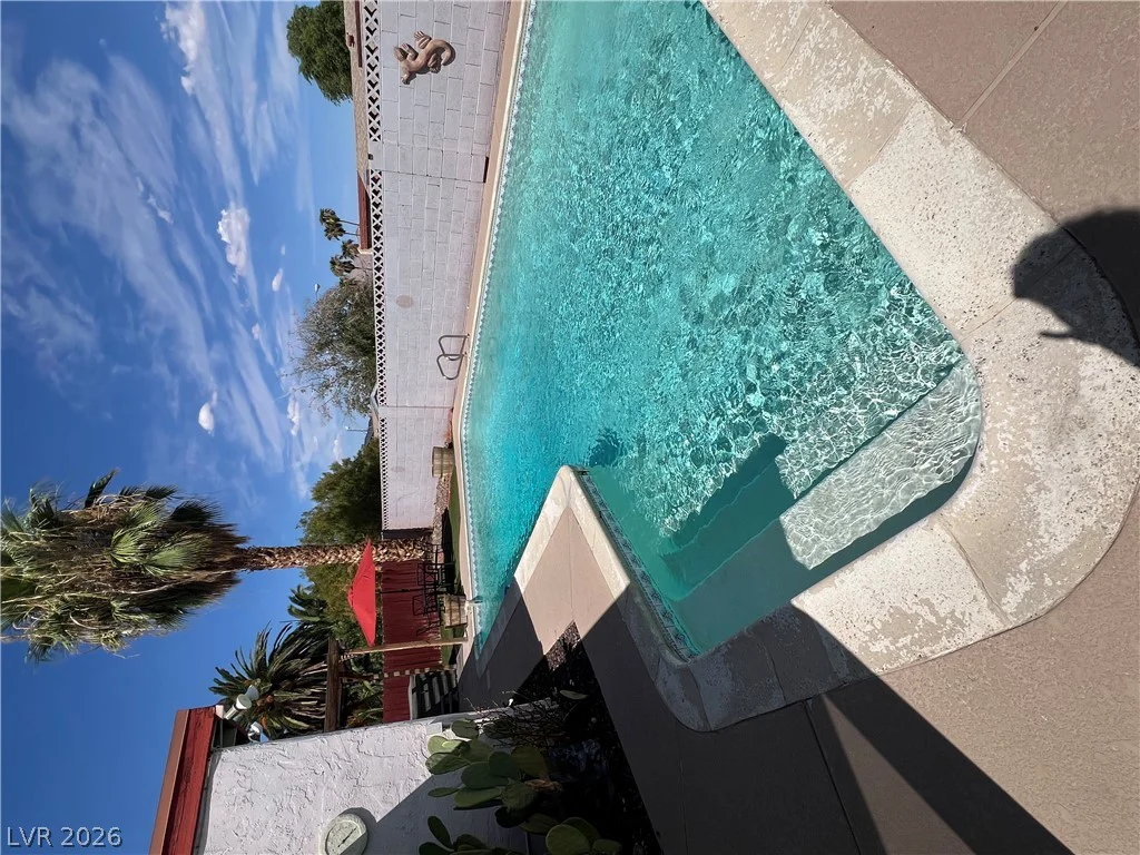 3956 Clear View, Las Vegas, NV 89121