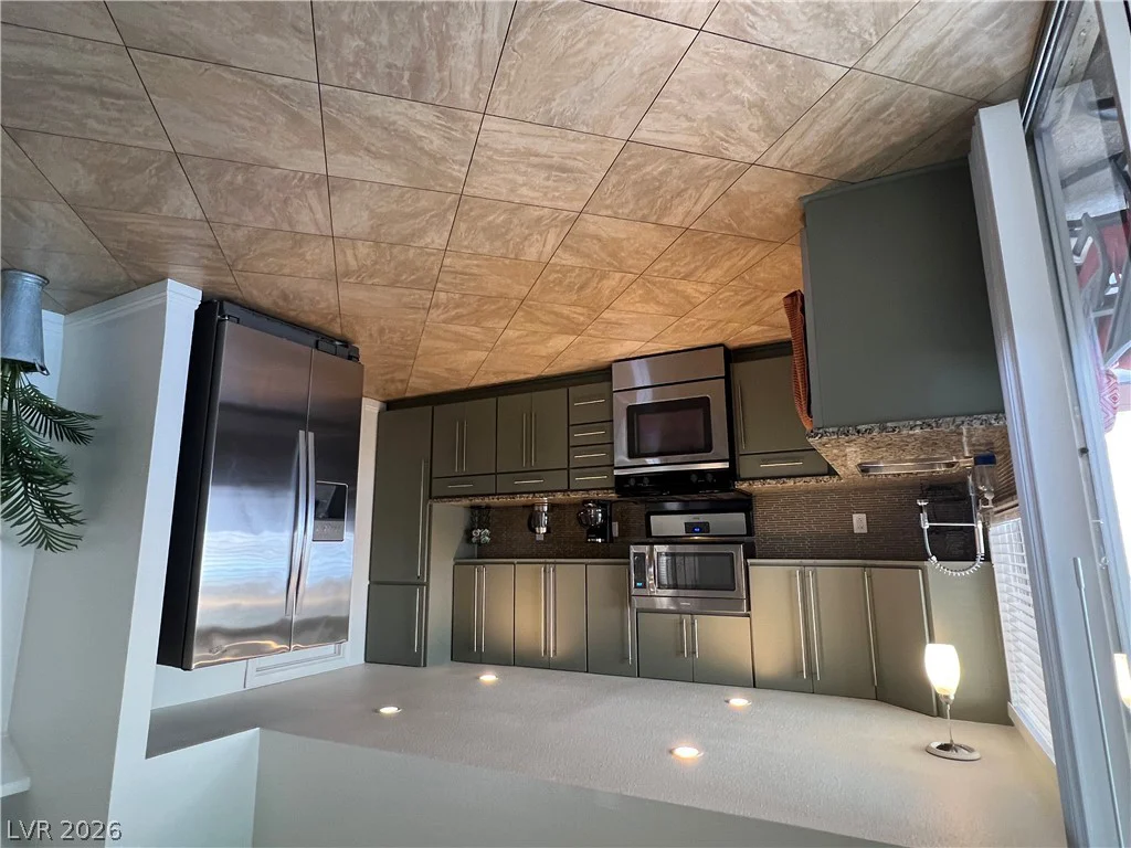 3956 Clear View, Las Vegas, NV 89121