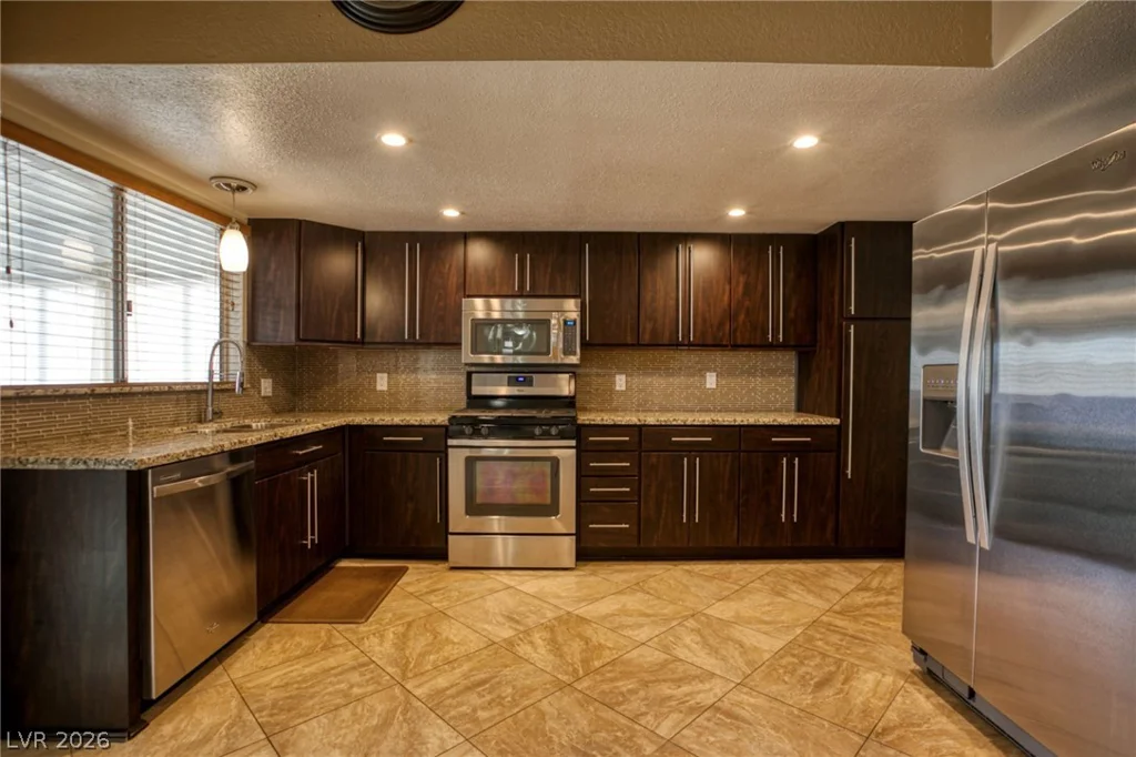 3956 Clear View, Las Vegas, NV 89121