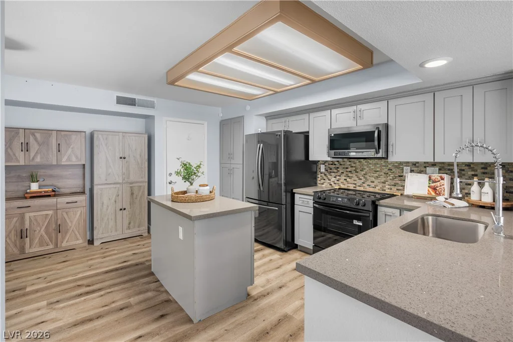 2620 Golden Sands, Las Vegas, NV 89128