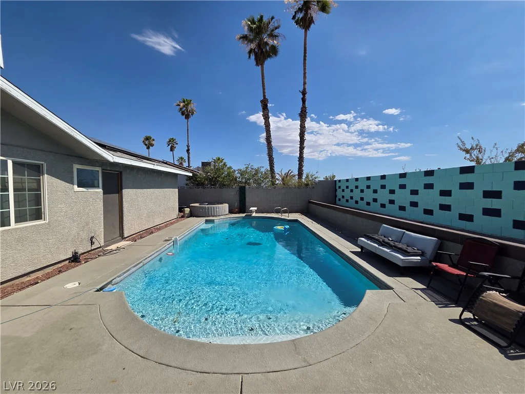 912 Alan Shepard, Las Vegas, NV 89145