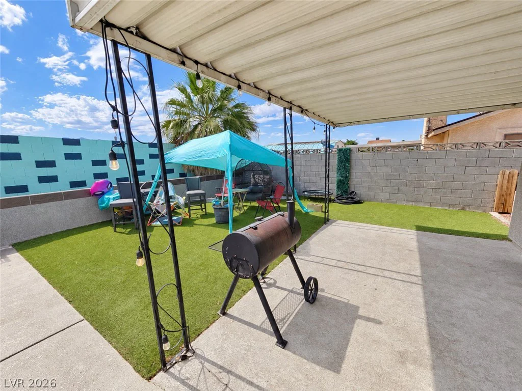 912 Alan Shepard, Las Vegas, NV 89145