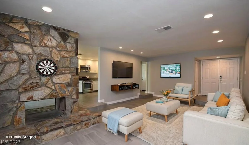 912 Alan Shepard, Las Vegas, NV 89145