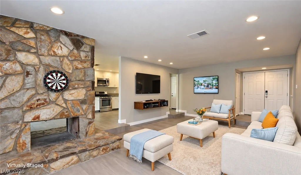912 Alan Shepard, Las Vegas, NV 89145