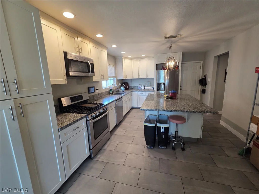 912 Alan Shepard, Las Vegas, NV 89145