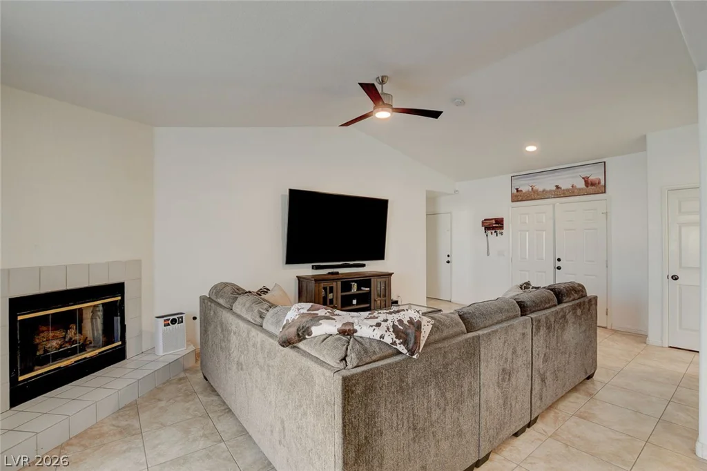 4834 Spring Falls, North Las Vegas, NV 89031