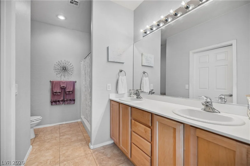 7904 Broadwing, North Las Vegas, NV 89084