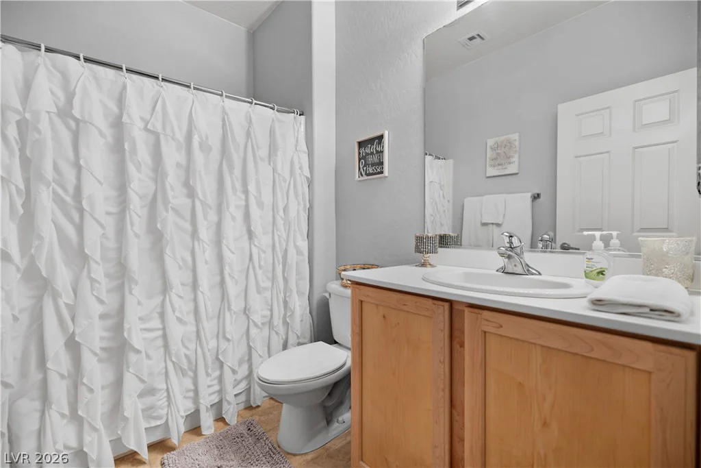 7904 Broadwing, North Las Vegas, NV 89084
