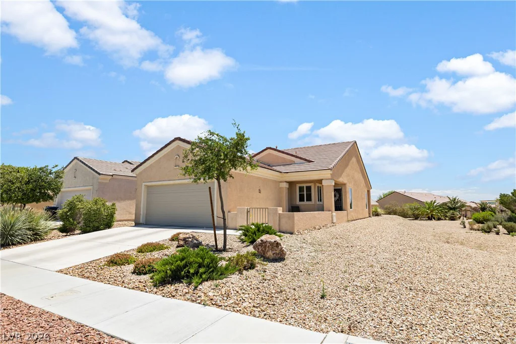 7904 Broadwing, North Las Vegas, NV 89084