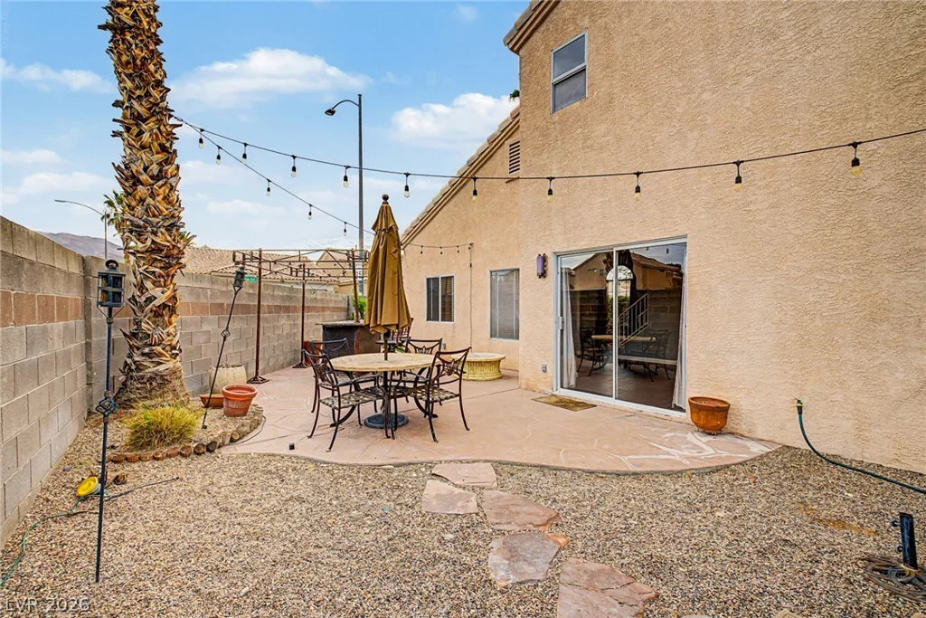9329 Mountain Rise, Las Vegas, NV 89129