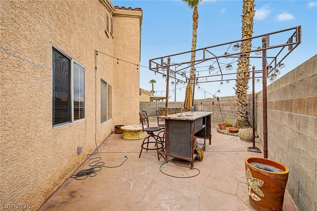 9329 Mountain Rise, Las Vegas, NV 89129