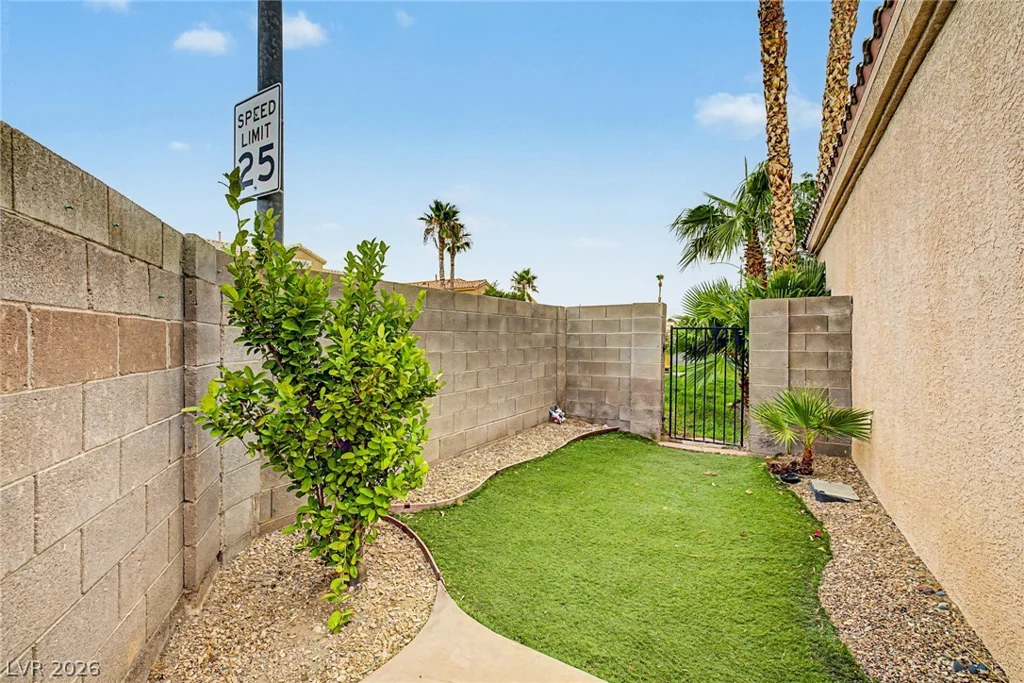 9329 Mountain Rise, Las Vegas, NV 89129