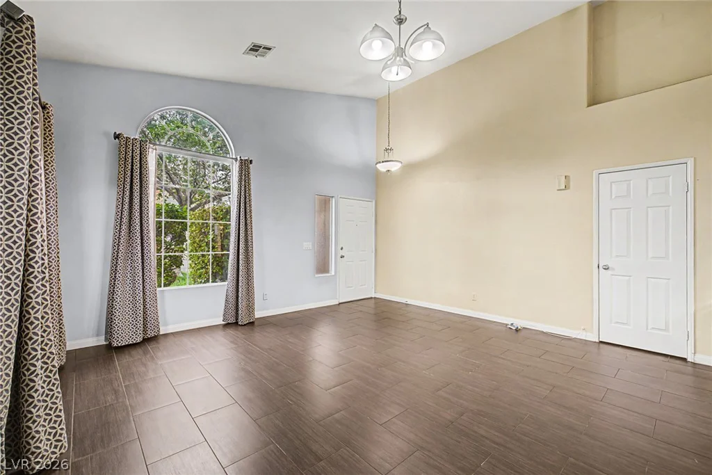 9329 Mountain Rise, Las Vegas, NV 89129