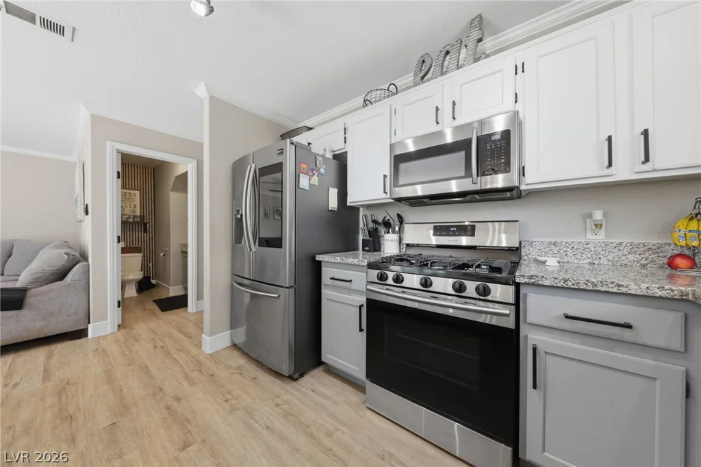 9825 Via Delores, Las Vegas, NV 89117